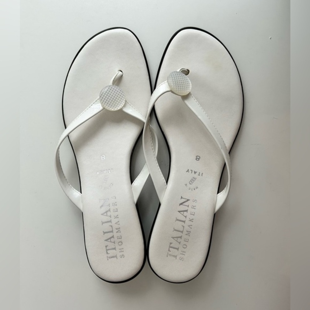 ITALIAN SHOEMAKERS Women Flip-Flop Sandals, White, Size 8